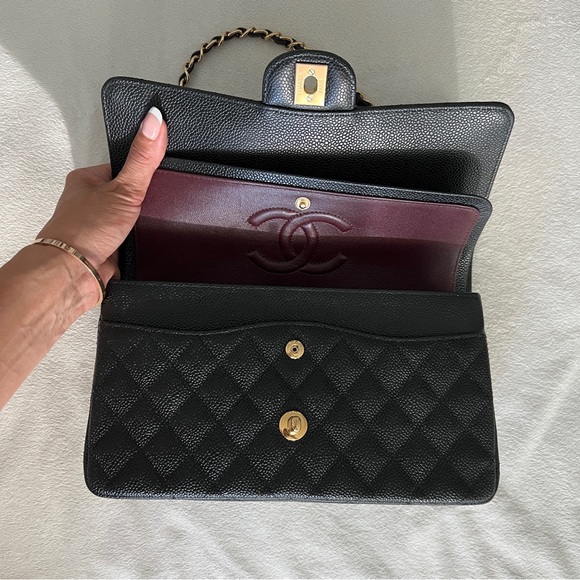 Chanel Medium Classic - Black and Gold - Picture 9 of 12